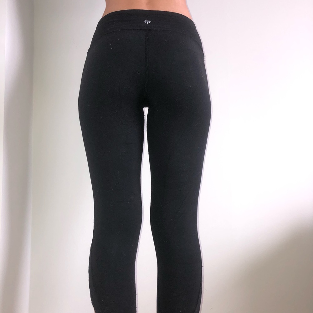Athleta black cropped leggings!